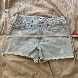 Jeans Shorts  w/ Embroidered Flowers